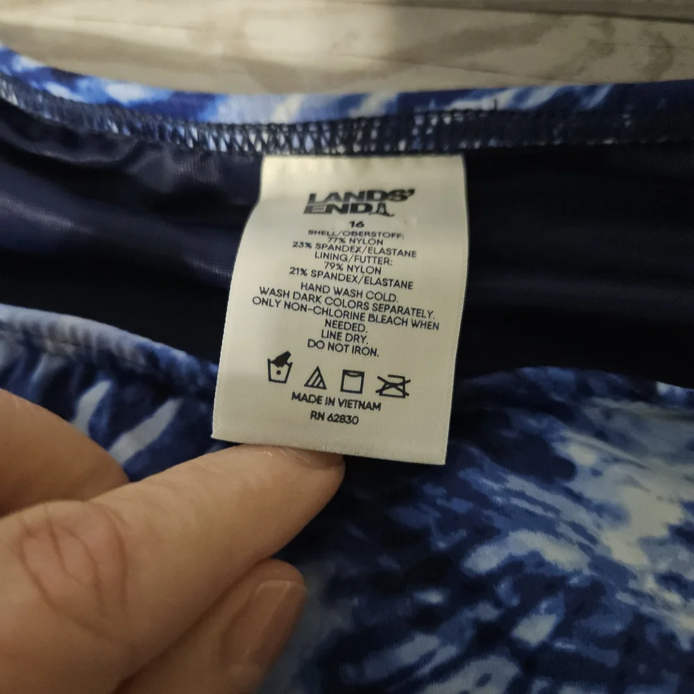 Lands' End Navy and White Tie-Dye Swim Tank with Bra. - Picture 3 of 8
